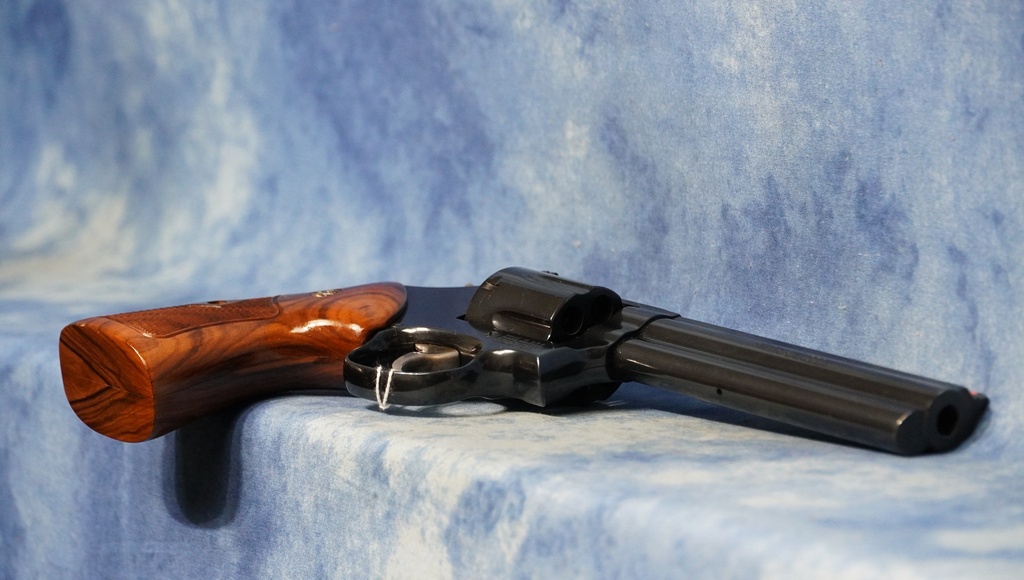 USED SMITH & WESSON MODEL 586 BLUED 357 MAGNUM 6" BBL