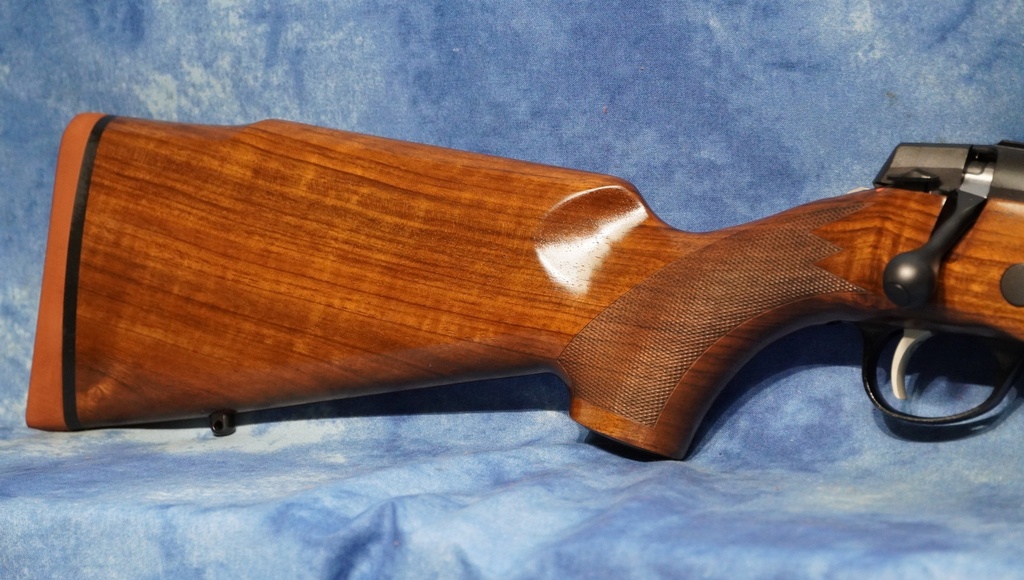 SAKO J05099 90 L HUNTER 7MM PRC 22.4" THREADED BBL 