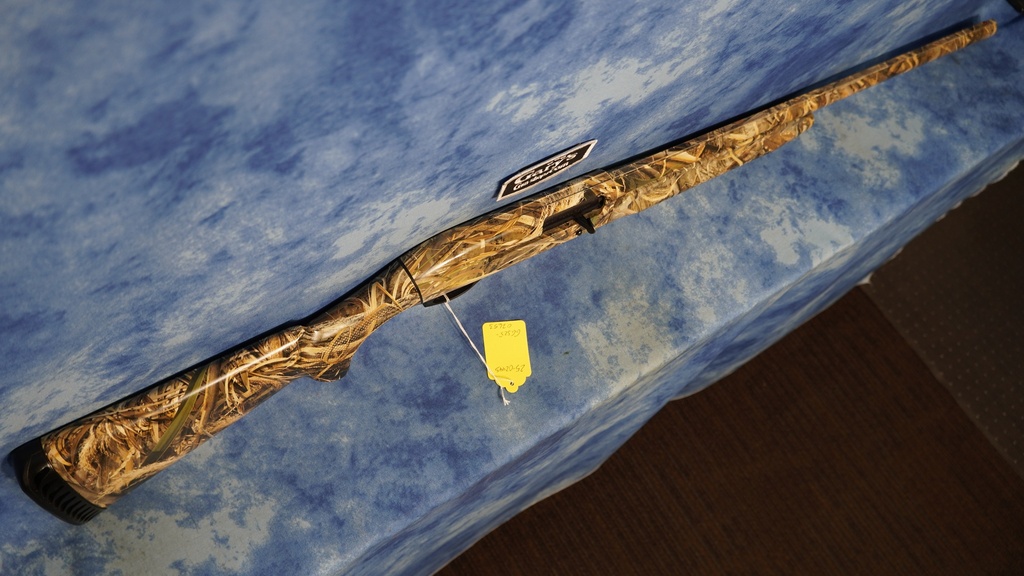 USED BENELLI MONTEFELTRO MAX-5 12 GA 3" 28" BBL 