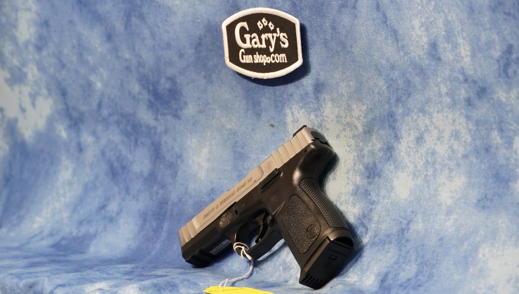USED SMITH & WESSON SD40 VE 40 S&W