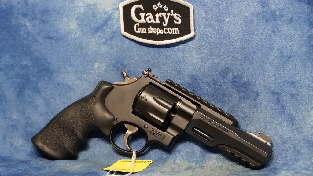 USED SMITH & WESSON MODEL 327 5" BBL 357 MAGNUM 8-SHOT